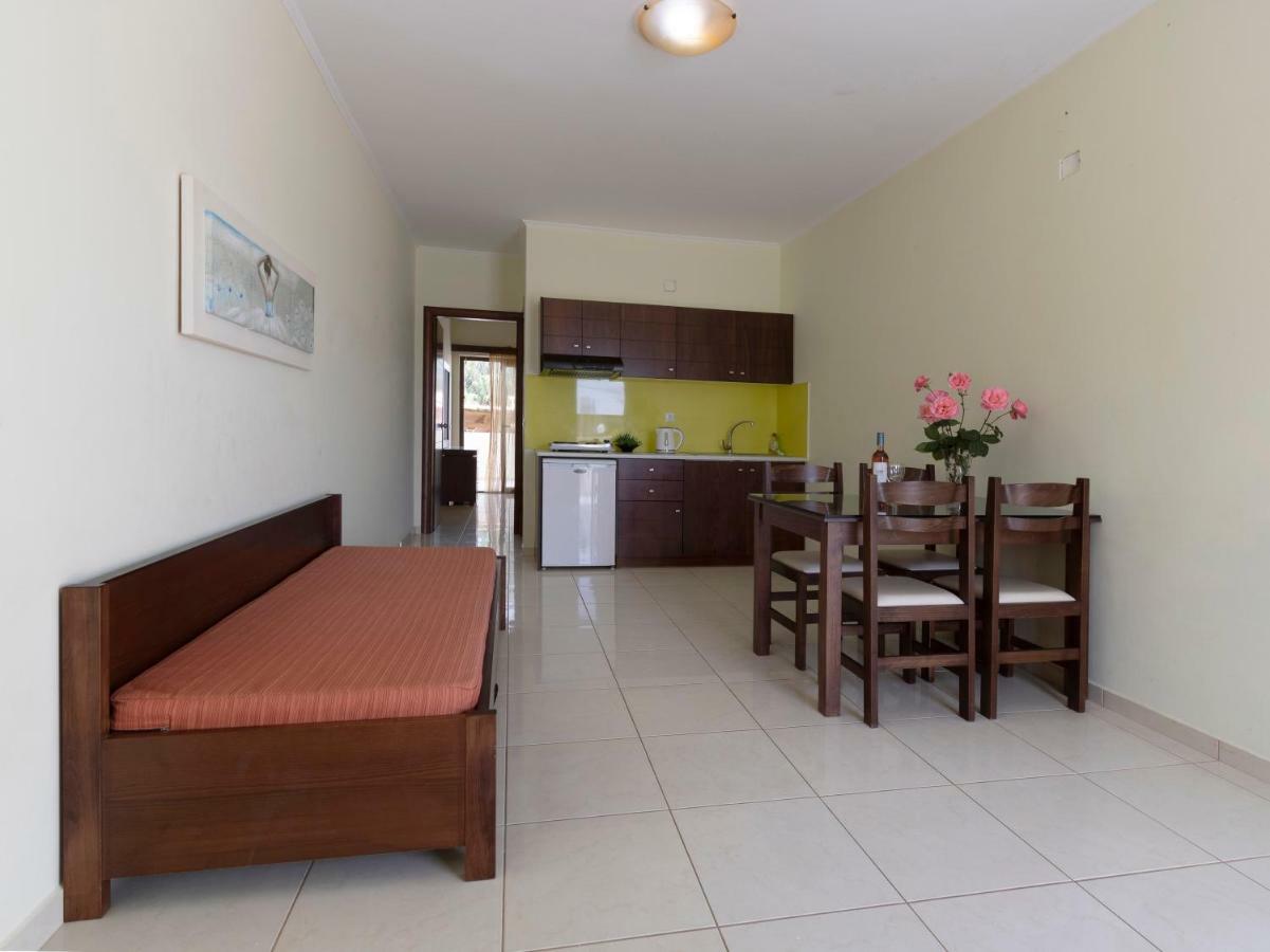 Sandy Suites Kalamaki Extérieur photo